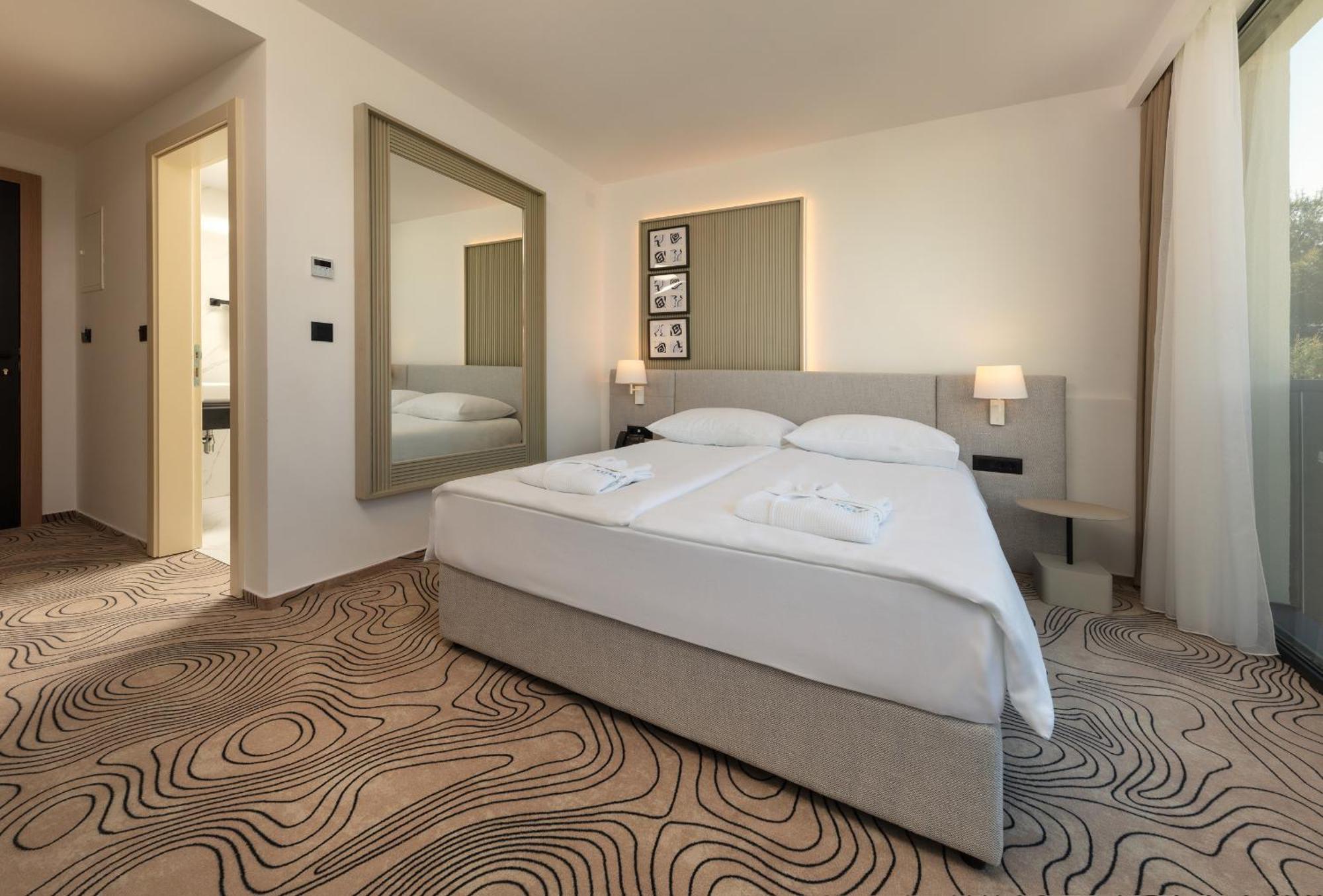 Seesea Hotel Vodice Exterior foto
